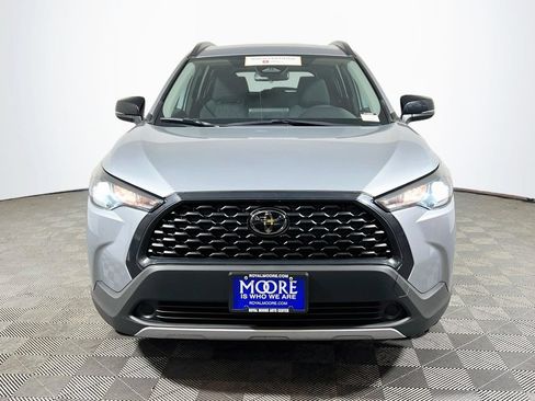 Certified 2025 Toyota Corolla Cross LE FWD image 2