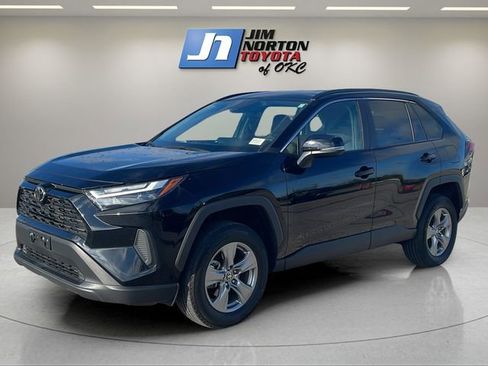 Used 2025 Toyota RAV4 XLE image 1