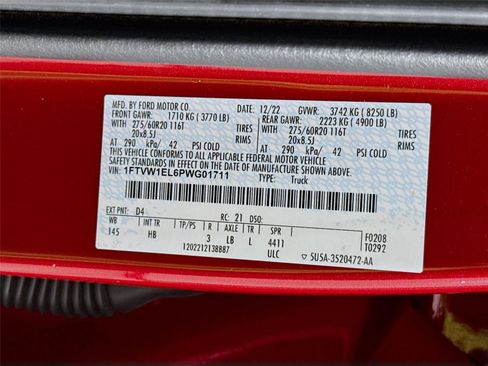 Used 2023 Ford F150 Lightning Lariat image 31