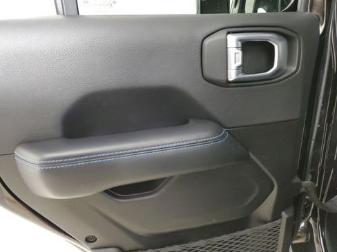 Used 2024 Jeep Wrangler Unlimited Rubicon 4xe image 10