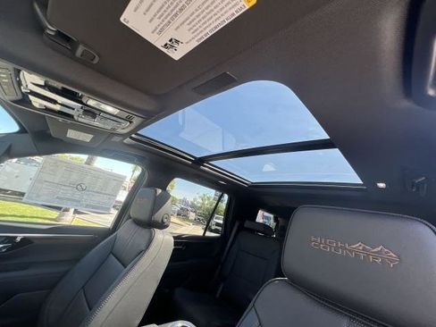 New 2026 Chevrolet Tahoe High Country w/ LPO, Get Active Package AWD/4WD image 19
