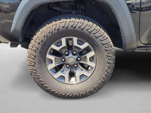 Used 2019 Toyota Tacoma TRD Off-Road RWD image 14
