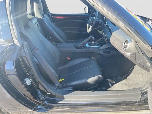 Used 2024 MAZDA MX-5 Miata RF Grand Touring image 27