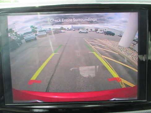 Used 2025 Chrysler Pacifica Select FWD image 22