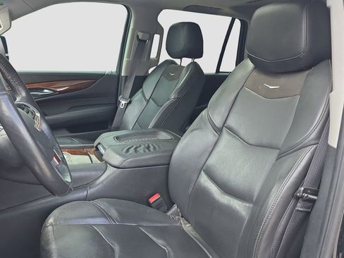 Used 2018 Cadillac Escalade Premium Luxury AWD/4WD image 7