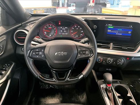 Used 2024 Chevrolet Trax RS image 17