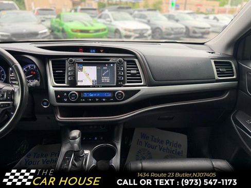 Used 2018 Toyota Highlander XLE w/ Protection Package #3 AWD/4WD image 26