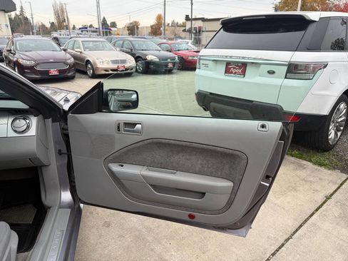 Used 2006 Ford Mustang GT Premium image 13