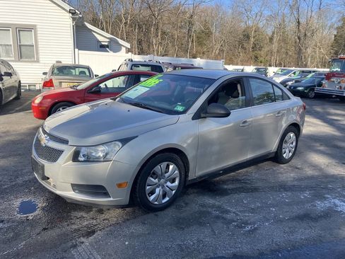 Used 2012 Chevrolet Cruze LS w/ Connectivity Package image 3