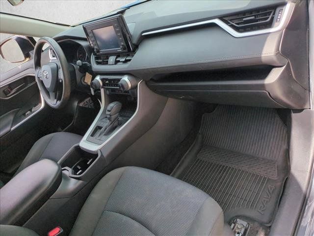 Certified 2022 Toyota RAV4 LE FWD image 21