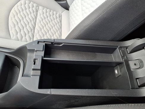 Used 2018 Chevrolet Equinox LS FWD image 16