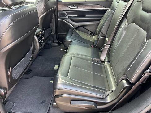 Used 2023 Jeep Grand Cherokee L Limited w/ Luxury Tech Group II AWD/4WD image 26
