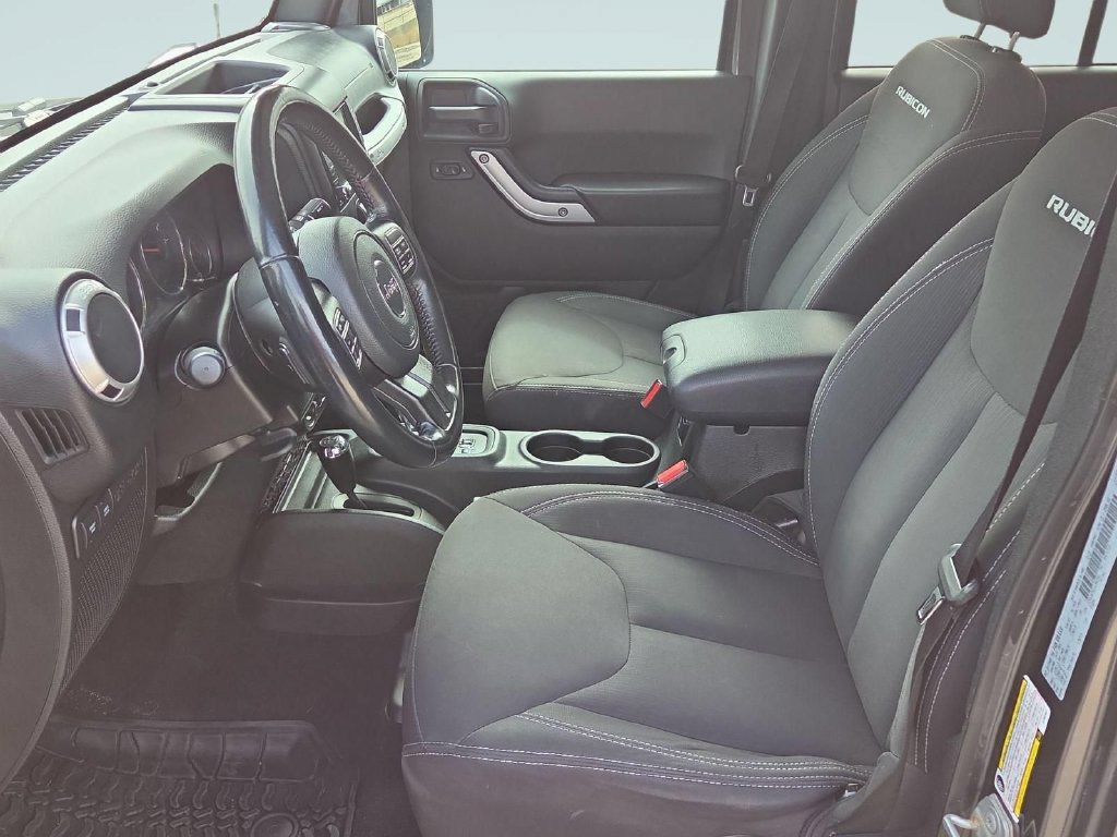 Used 2018 Jeep Wrangler Unlimited Rubicon w/ Cold Weather Group AWD/4WD image 15