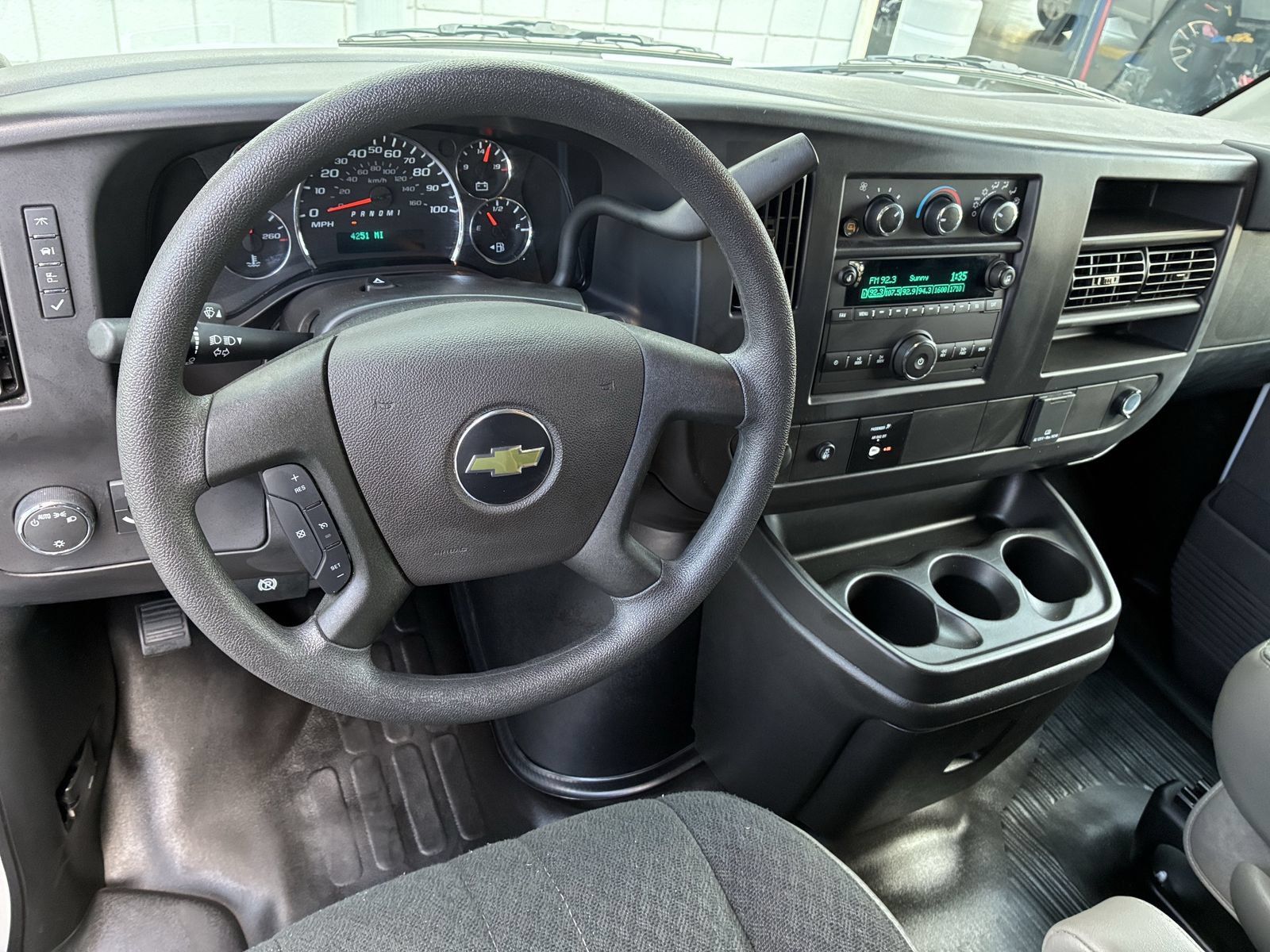 Used 2025 Chevrolet Express 2500 w/ Driver Convenience Package RWD image 5