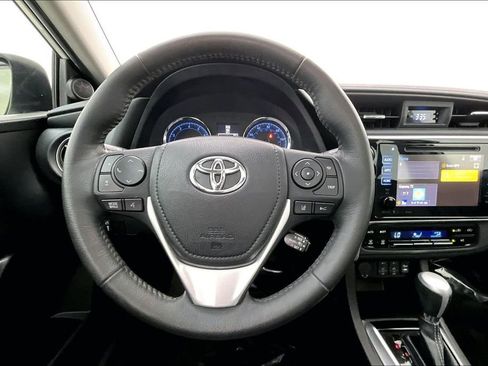 Used 2019 Toyota Corolla XLE image 7