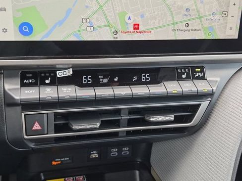 Used 2026 Toyota Camry SE AWD/4WD image 15