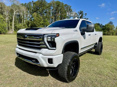 Used 2024 Chevrolet Silverado 2500 High Country w/ High Country Premium Package image 1