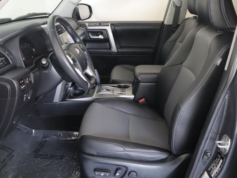 Used 2024 Toyota 4Runner SR5 Premium w/ Moonroof Package AWD/4WD image 9