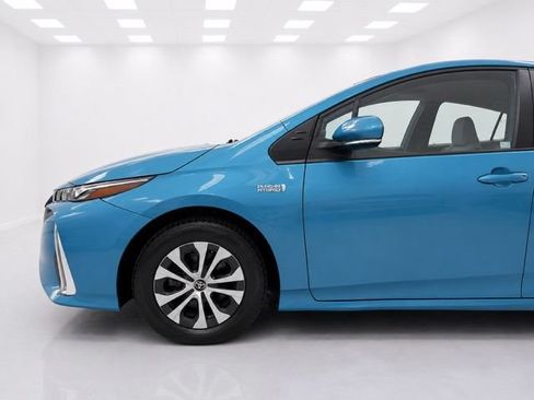 Used 2021 Toyota Prius Prime LE FWD image 5