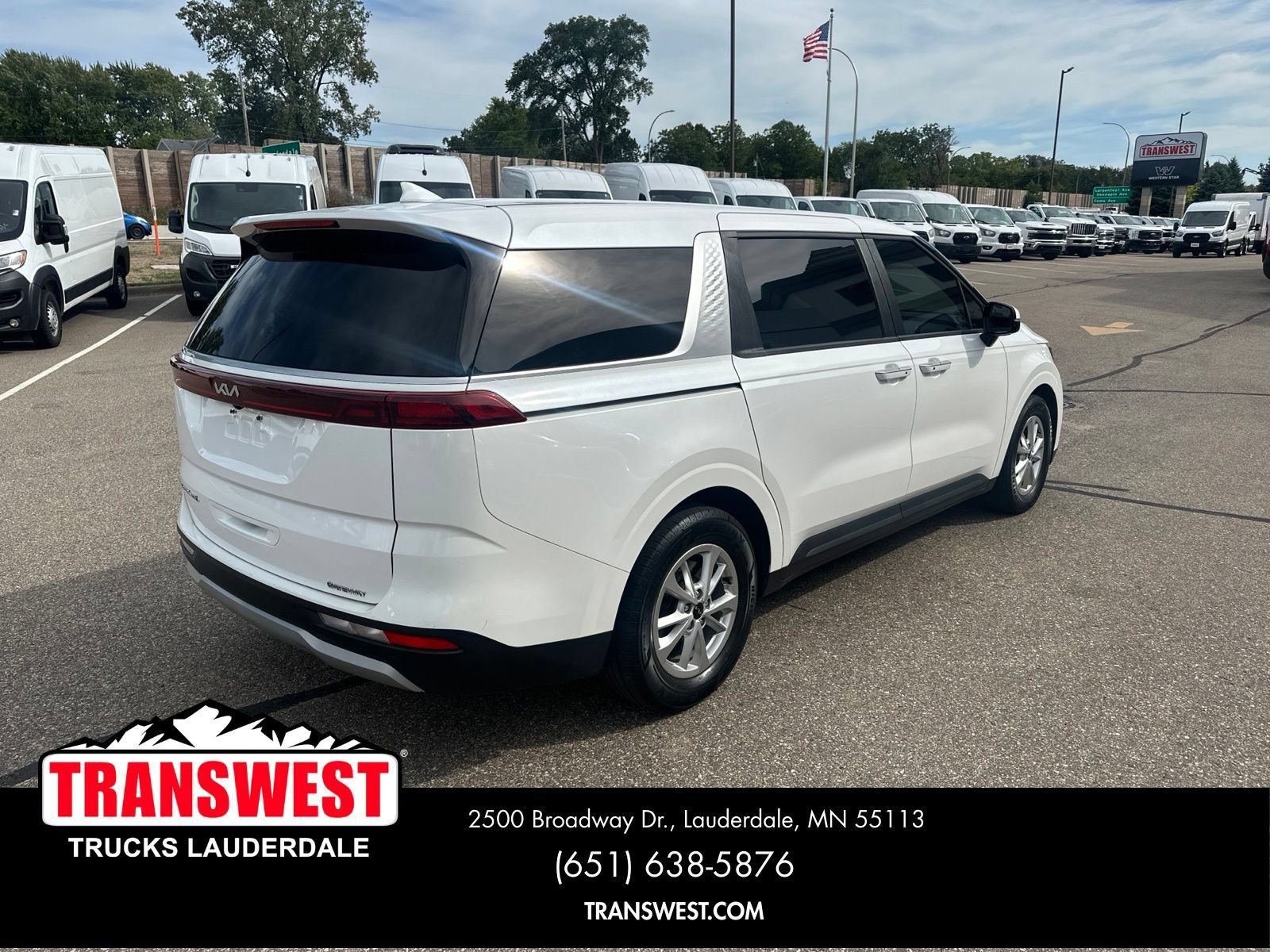 Used 2022 Kia Carnival LX FWD image 5