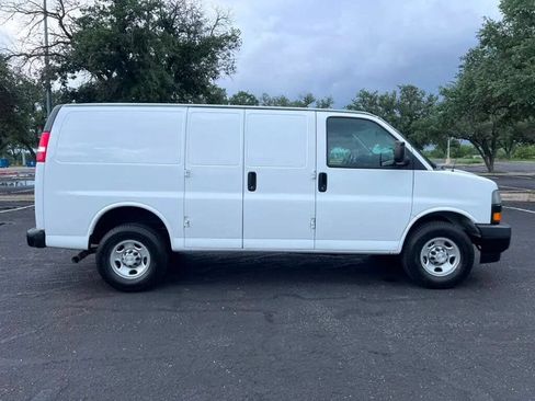 Used 2021 Chevrolet Express 2500 w/ Driver Convenience Package RWD image 6