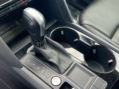 Used 2022 Volkswagen Atlas SE image 13