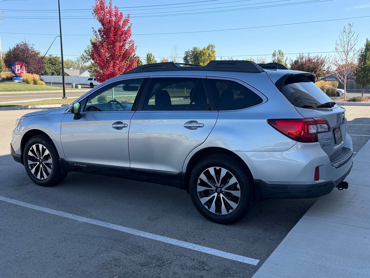 Used 2017 Subaru Outback 2.5i Limited AWD/4WD image 9