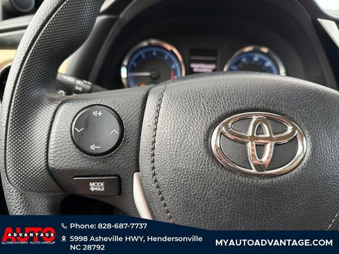 Used 2017 Toyota Corolla LE image 21