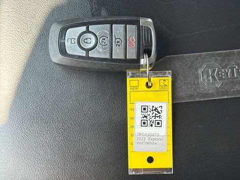 Used 2023 Ford Explorer XLT w/ Equipment Group 202A AWD/4WD image 37