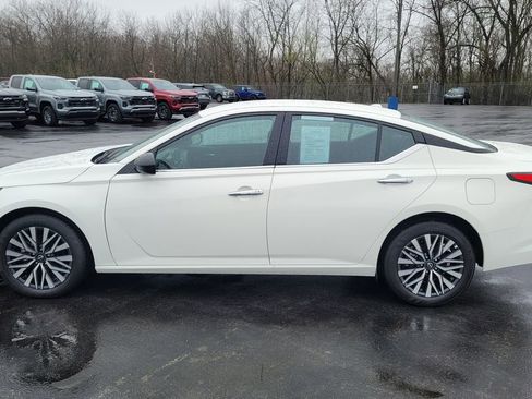 Used 2025 Nissan Altima 2.5 SV image 7