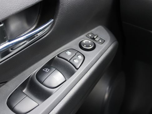 Certified 2024 Nissan Kicks SV image 27