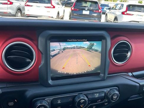 Used 2019 Jeep Wrangler Unlimited Rubicon AWD/4WD image 13