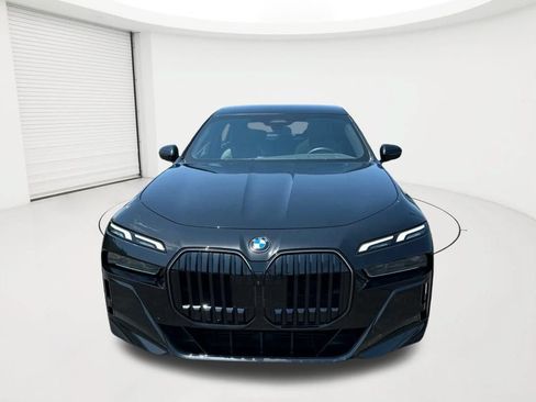 Used 2026 BMW 740i xDrive AWD/4WD image 2