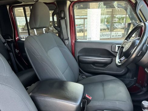Used 2021 Jeep Gladiator Sport AWD/4WD image 10