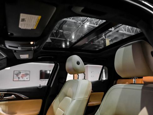 Used 2018 INFINITI QX30 Premium w/ Technology Package image 5