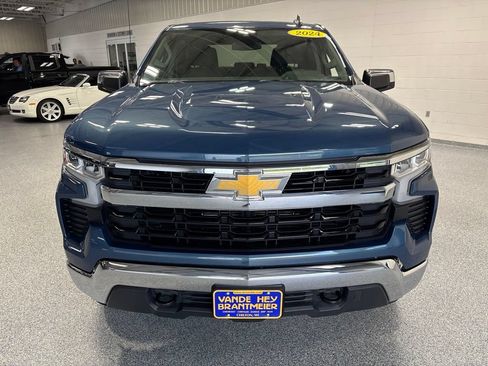 Used 2024 Chevrolet Silverado 1500 LT AWD/4WD image 2