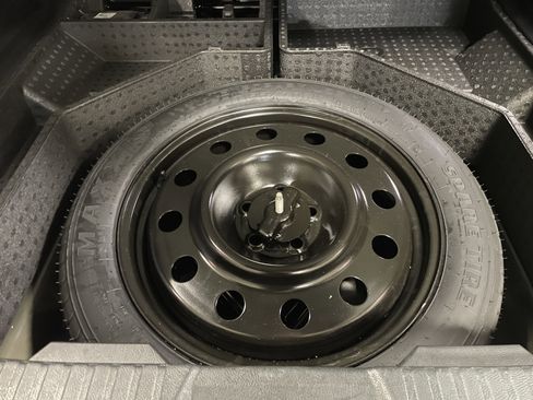 Used 2024 Ford Edge Titanium w/ Titanium Elite Package image 29