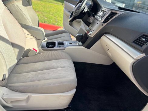 Used 2013 Subaru Legacy 2.5i Premium w/ All-Weather Pkg image 9
