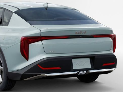 New 2026 Kia K4 FWD image 13