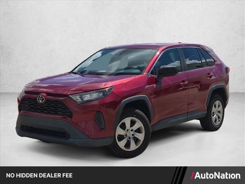 Used 2022 Toyota RAV4 LE FWD image 1