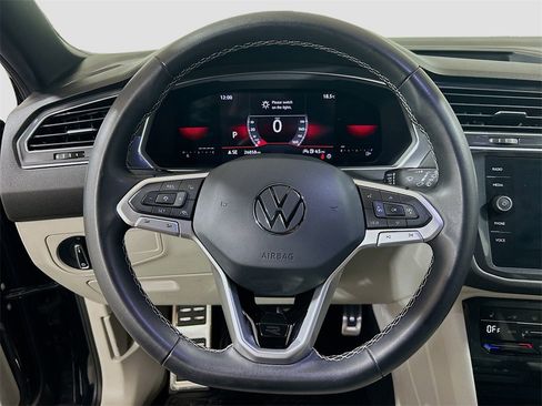 Used 2023 Volkswagen Tiguan SE R-Line image 9