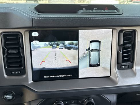 Used 2025 Ford Bronco Outer Banks AWD/4WD image 6