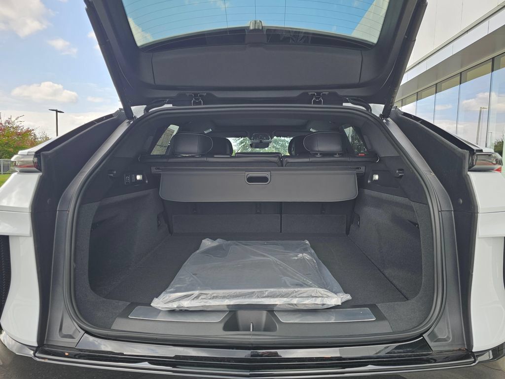 New 2027 Cadillac Lyriq Signature Sport w/ Nappa Leather Package AWD/4WD image 18