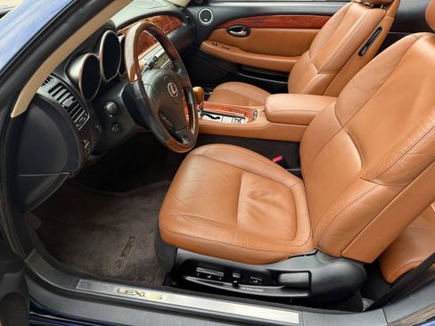 Used 2005 Lexus SC 430 Convertible RWD image 30