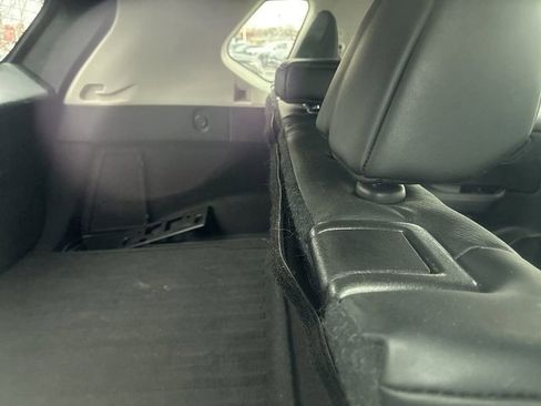 Used 2022 Nissan Rogue SV w/ SV Premium Package image 25