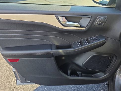 Used 2021 Ford Escape Titanium w/ Titanium Elite Package image 13