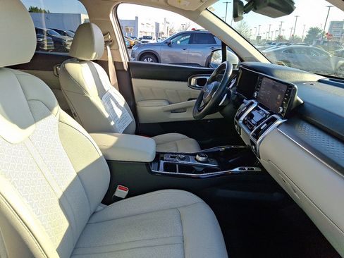 Used 2022 Kia Sorento SX Prestige w/ Panoramic Sunroof Package image 12