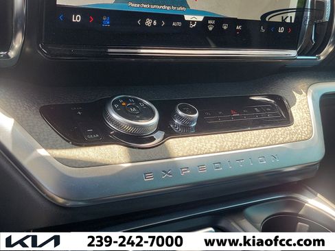 Used 2025 Ford Expedition Tremor AWD/4WD image 36