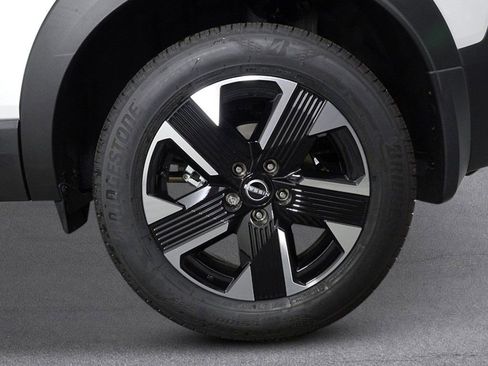 New 2026 Nissan Kicks SV w/ SV Premium Package AWD/4WD image 11