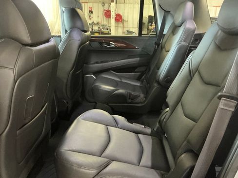 Used 2016 Cadillac Escalade Premium AWD/4WD image 27
